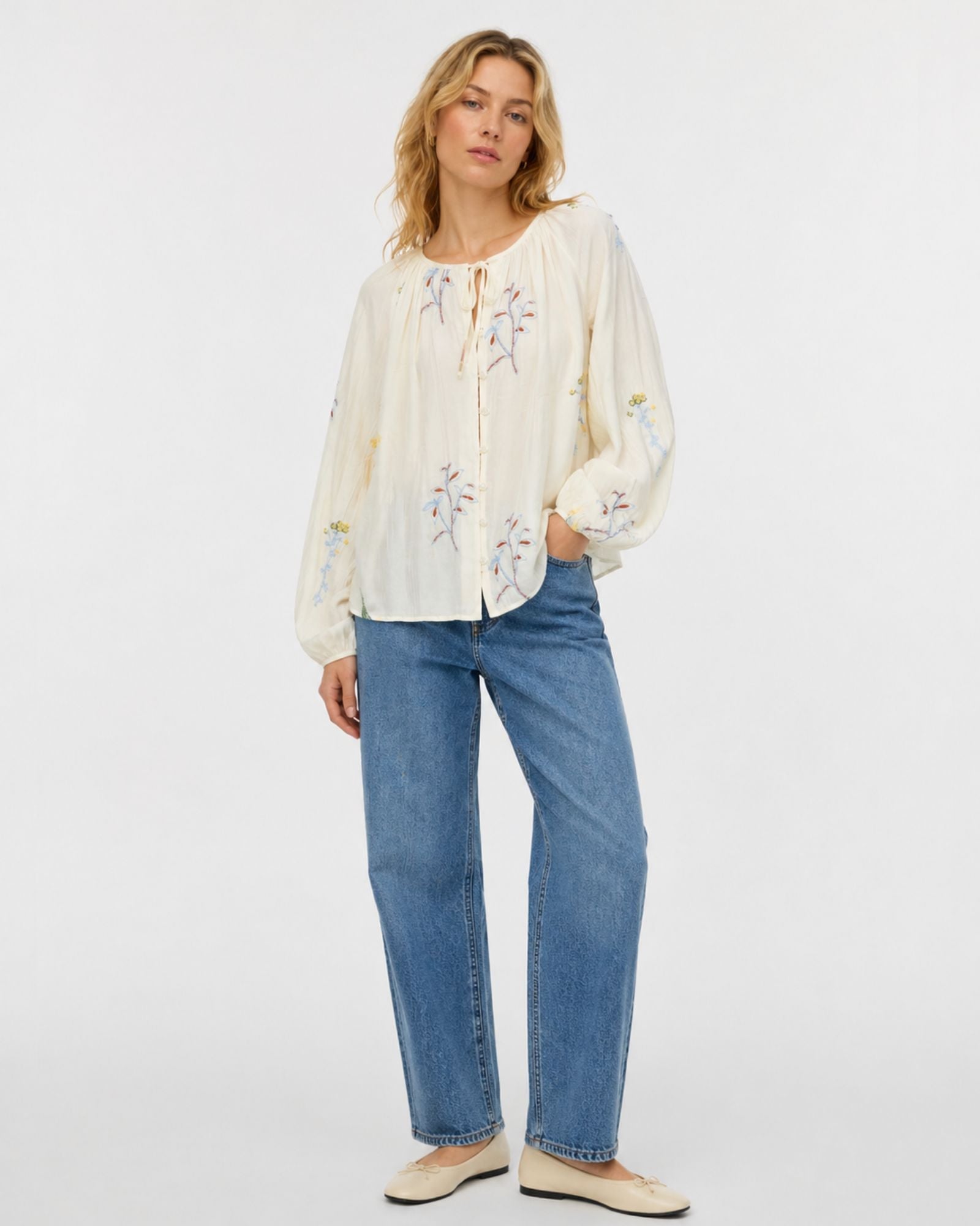 VMLINA EMBROIDERED TOP